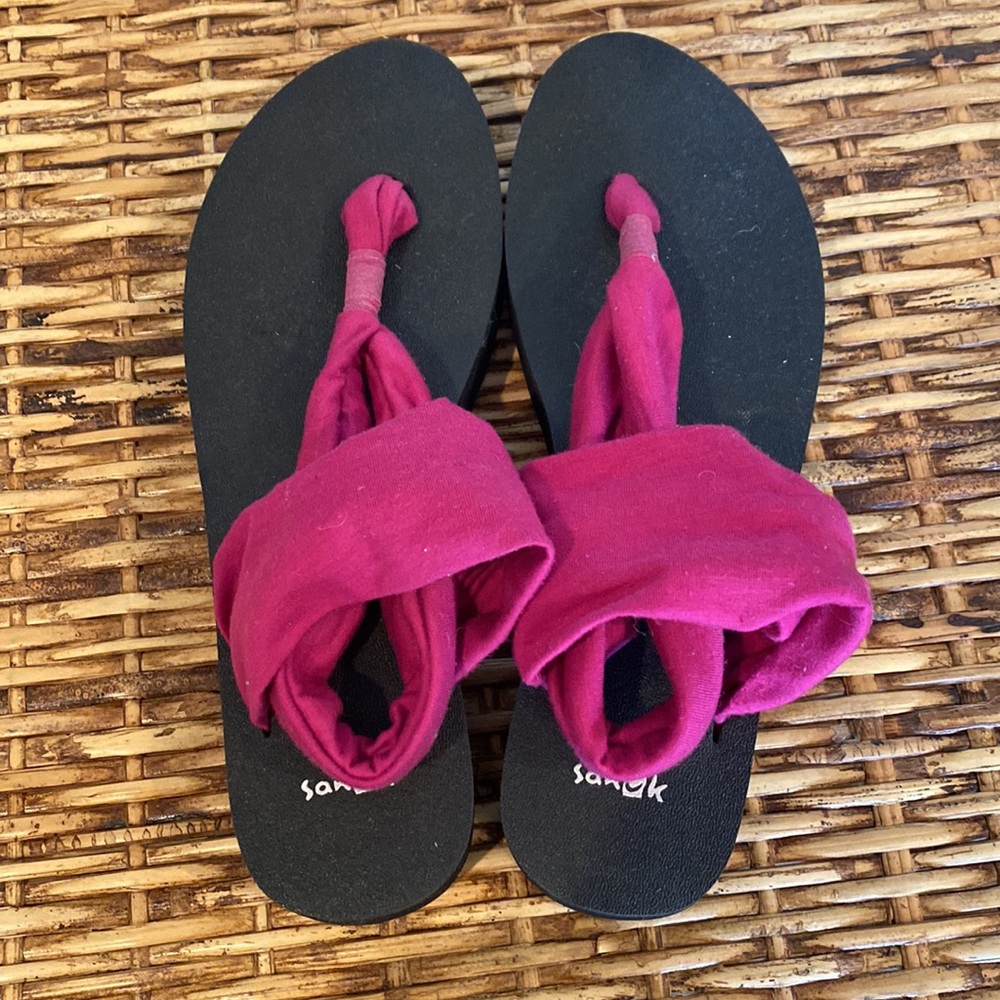 Sanuk yoga mat sling sandals